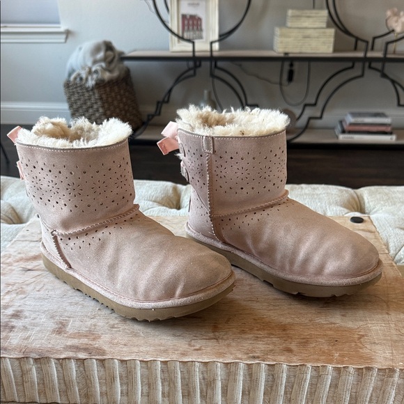 UGG Shoes - UGG women’s 6 Pink Suede Boots with Gold‎ Logo